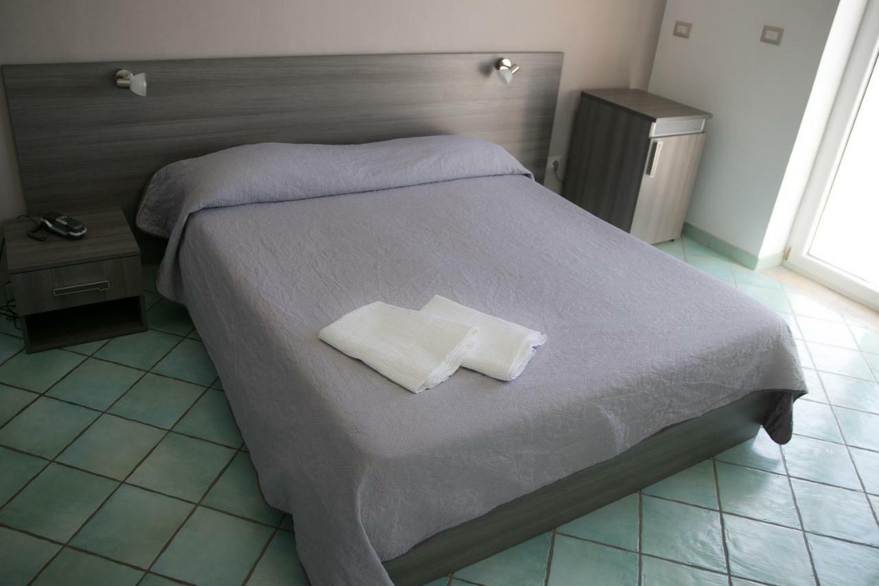 Hotel La Perla Villammare Extérieur photo