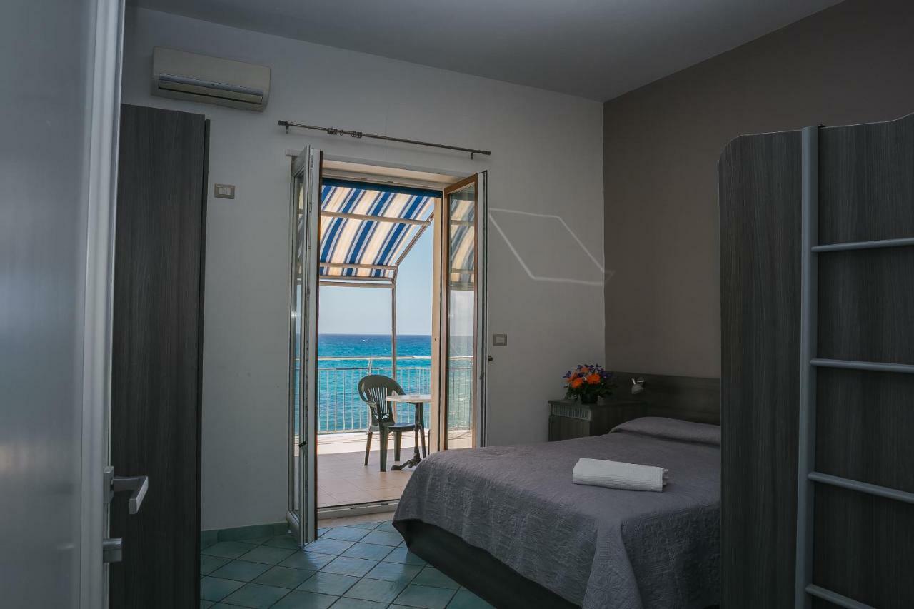 Hotel La Perla Villammare Extérieur photo
